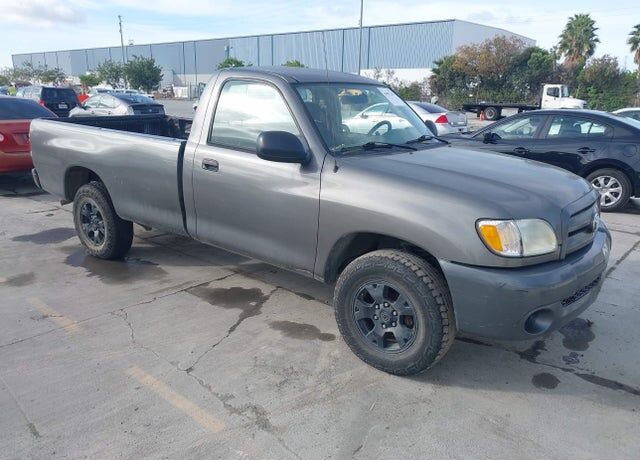 2004 TOYOTA Tundra