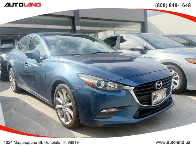 2017 MAZDA Mazda3