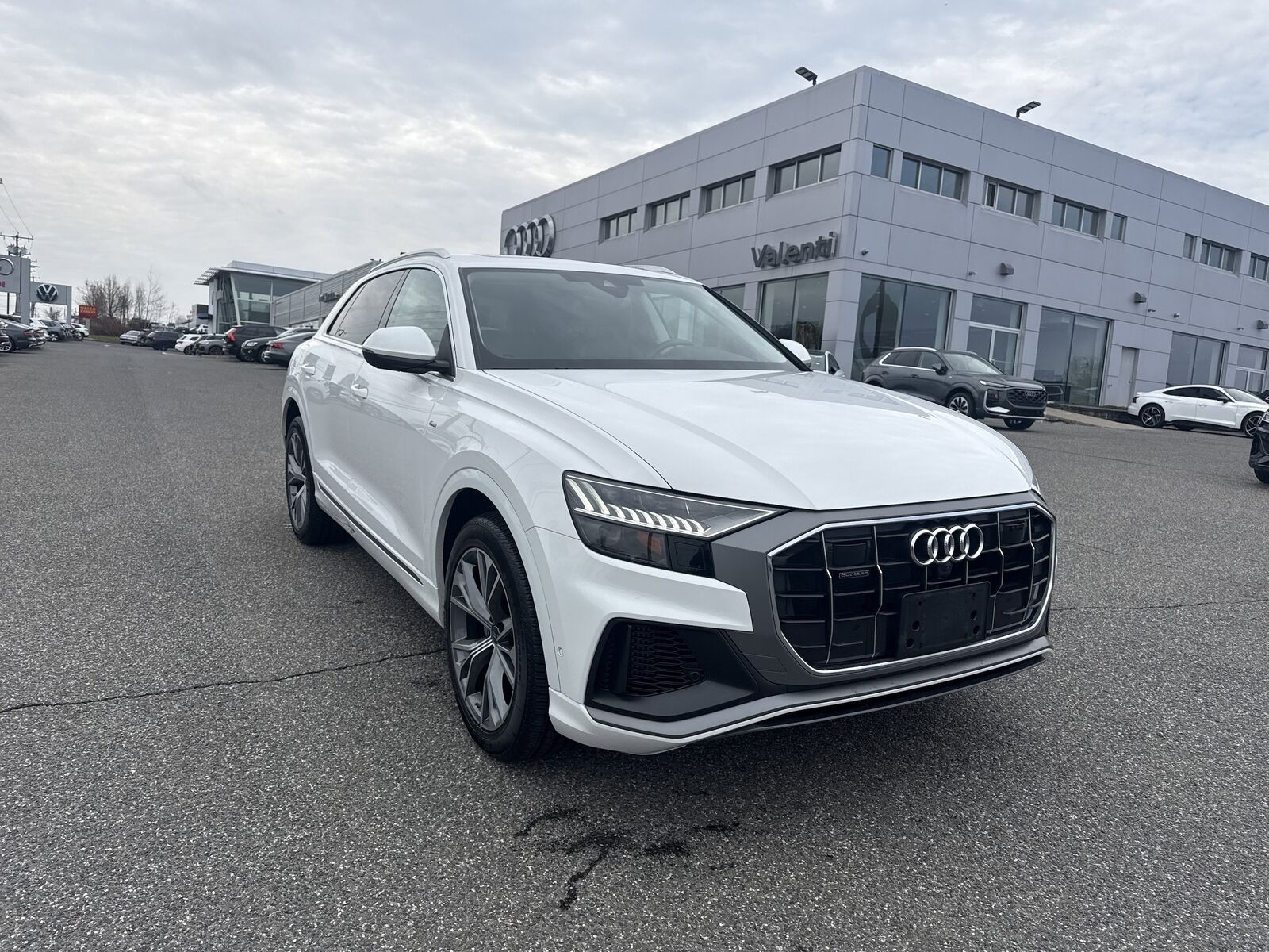 2023 AUDI Q8