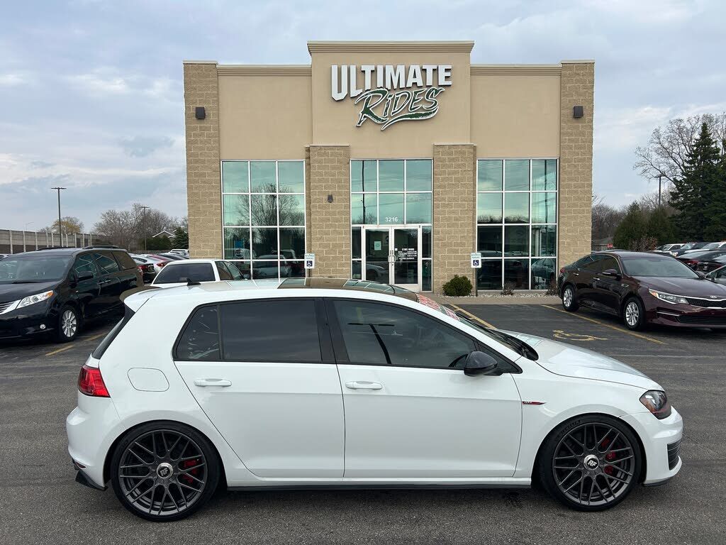 2016 VOLKSWAGEN Golf GTI