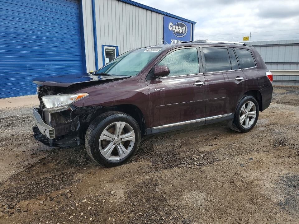 2013 TOYOTA Highlander