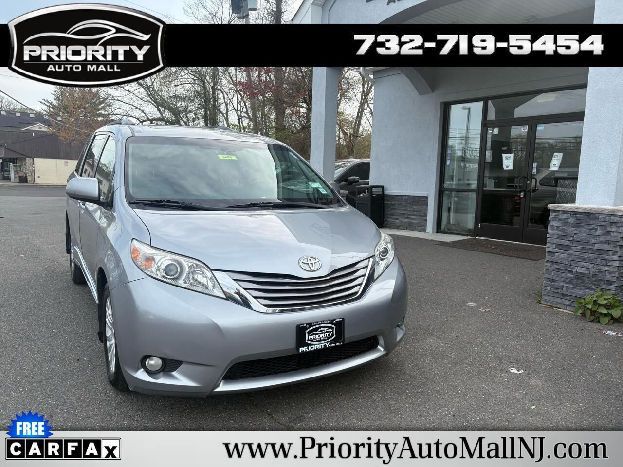 2017 TOYOTA Sienna