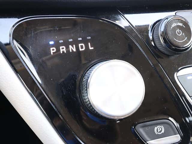 2023 CHRYSLER Voyager