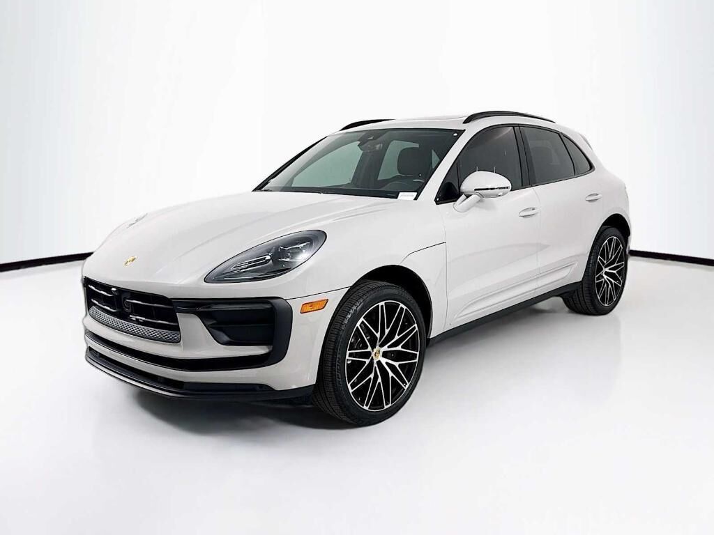 2025 PORSCHE Macan