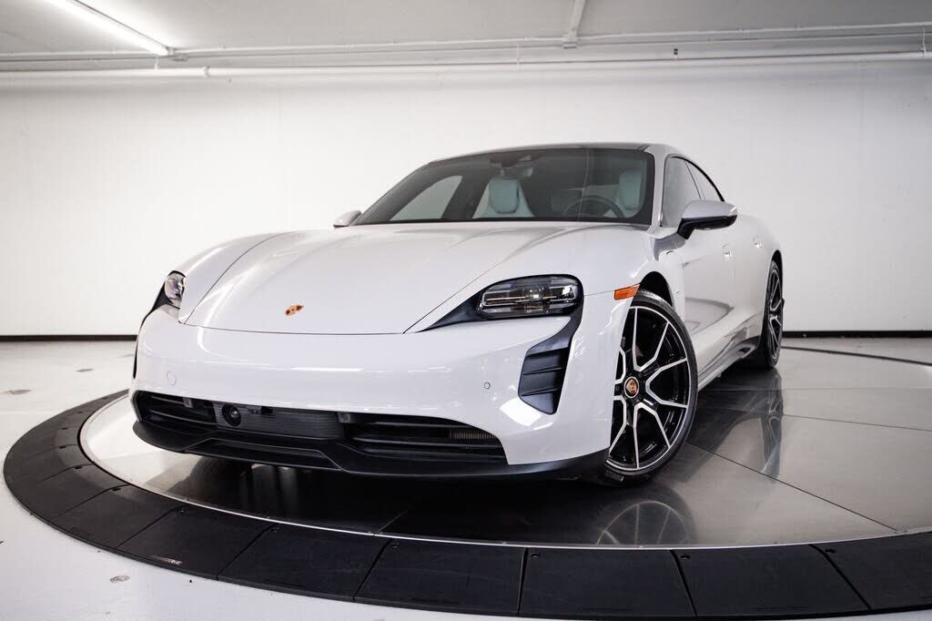 2023 PORSCHE Taycan