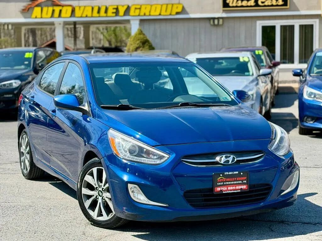 2016 HYUNDAI Accent