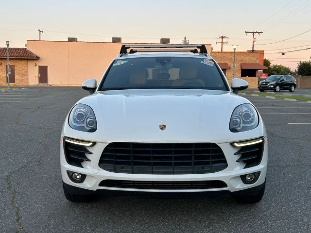 2017 PORSCHE Macan