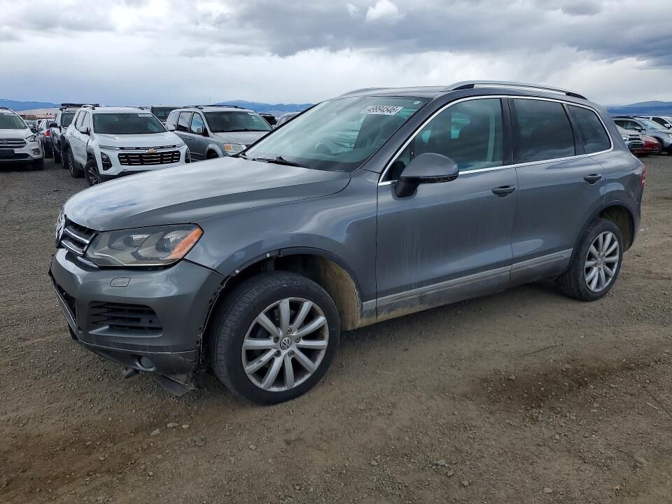 2011 VOLKSWAGEN Touareg
