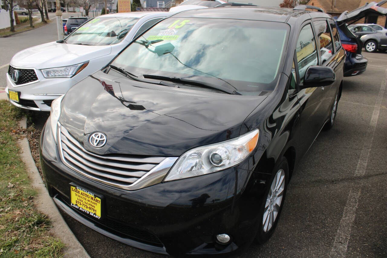 2015 TOYOTA Sienna