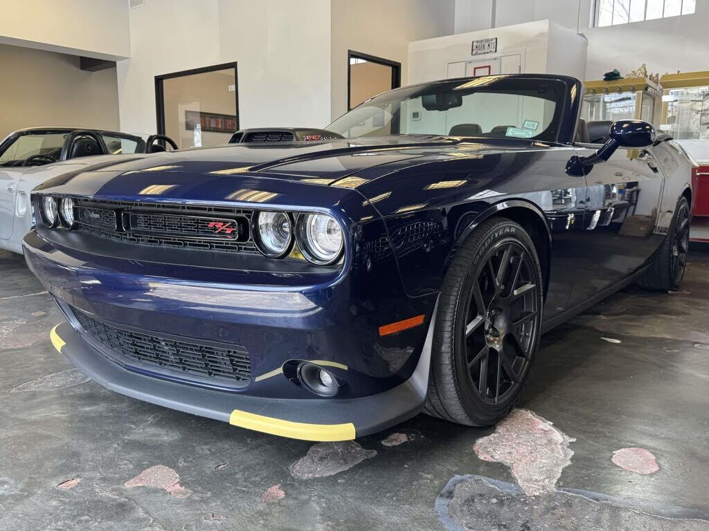 2016 DODGE Challenger