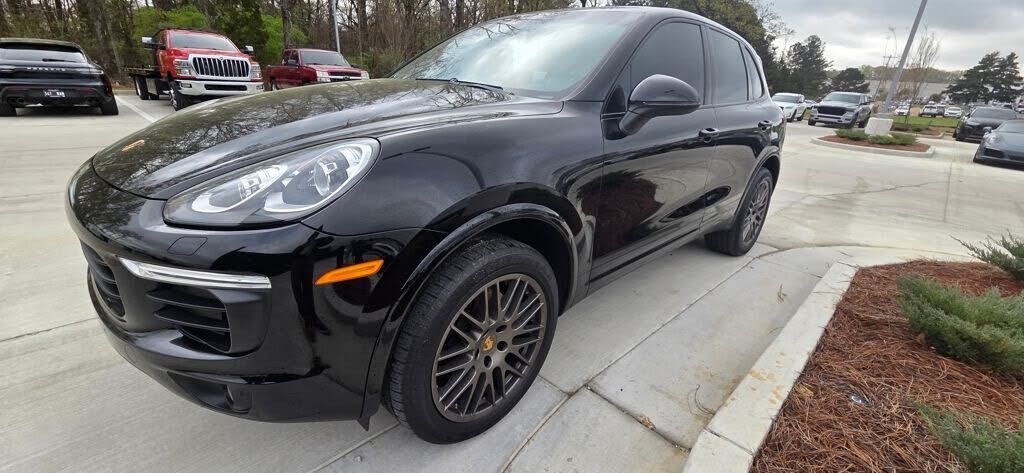 2017 PORSCHE Cayenne