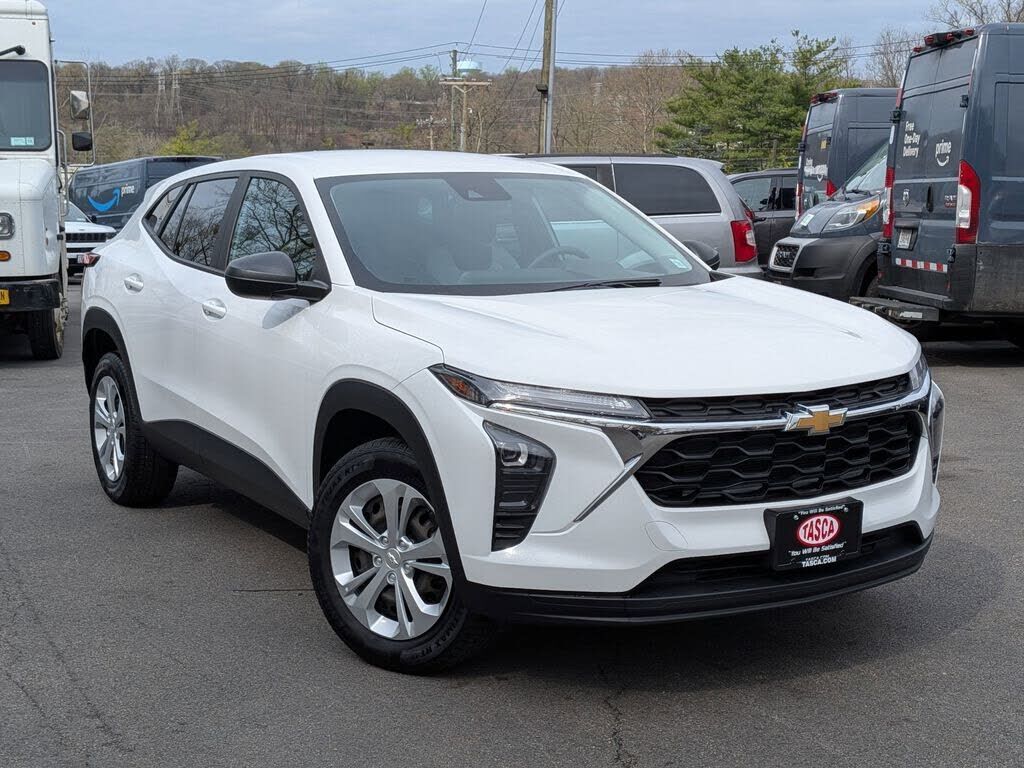 2024 CHEVROLET Trax