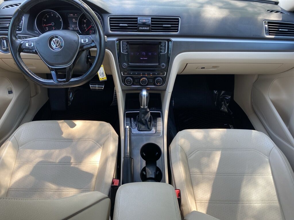 2018 VOLKSWAGEN Passat