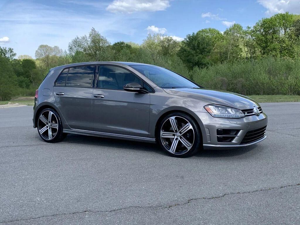 2015 VOLKSWAGEN Golf