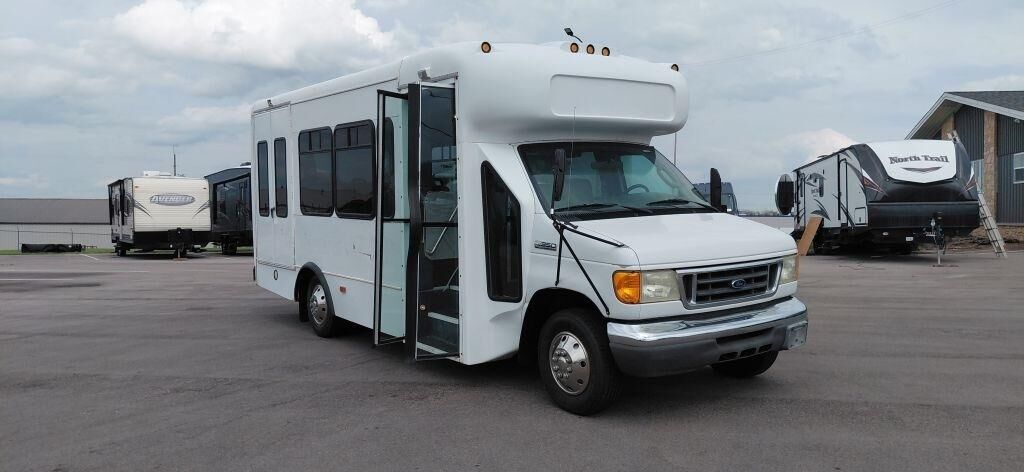 2006 FORD E-350