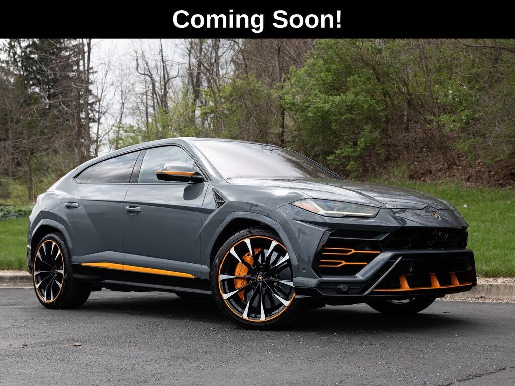 2022 LAMBORGHINI URUS
