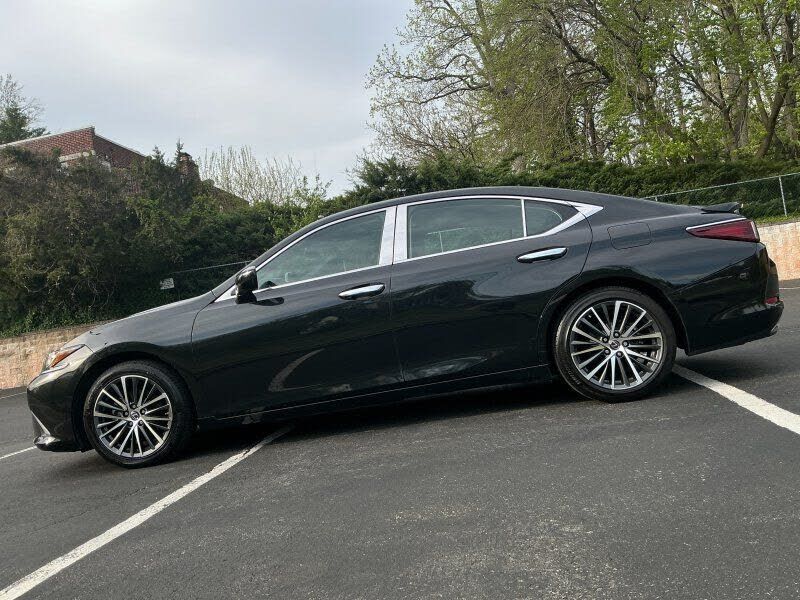 2022 LEXUS ES