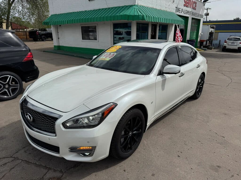 2017 INFINITI Q70L
