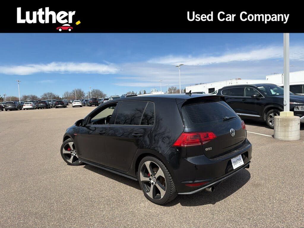 2016 VOLKSWAGEN Golf GTI