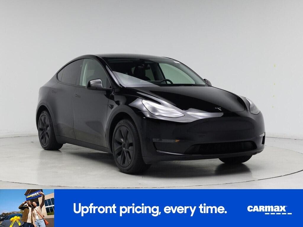 2025 TESLA Model Y