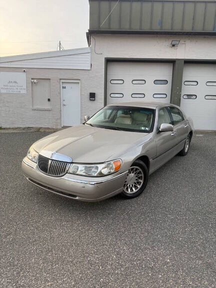 2001 LINCOLN Town Car