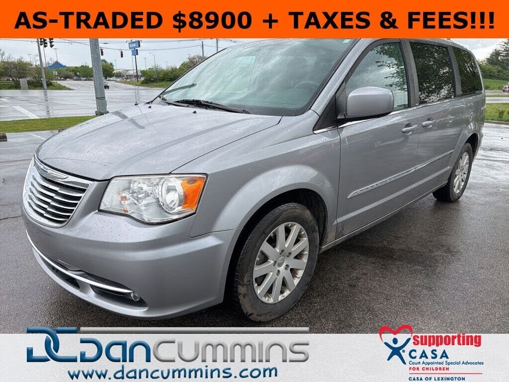 2014 CHRYSLER Town and Country