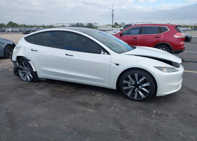 2025 TESLA Model 3