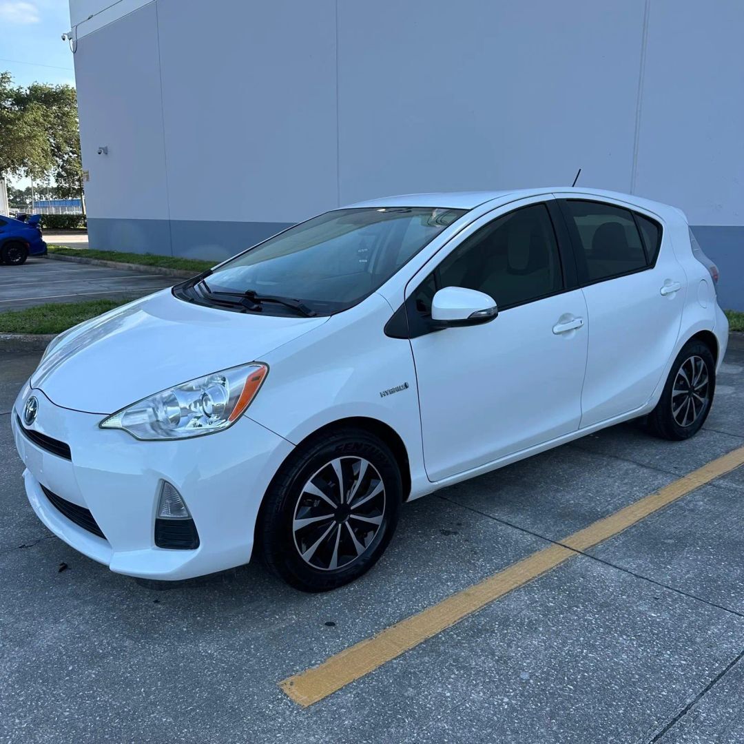 2014 TOYOTA Prius