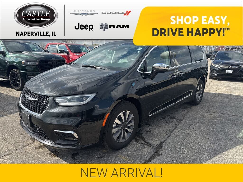 2023 CHRYSLER Pacifica