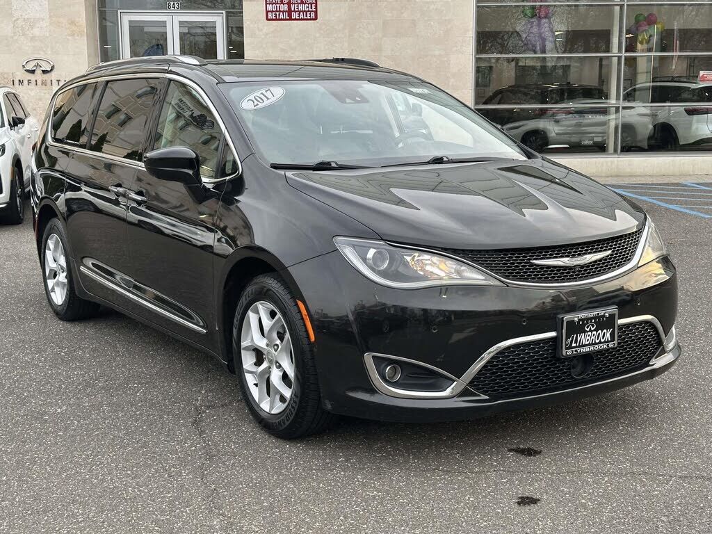 2017 CHRYSLER Pacifica