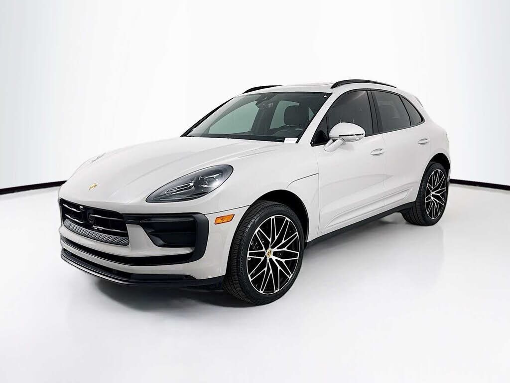2025 PORSCHE Macan
