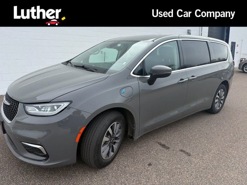 2023 CHRYSLER Pacifica