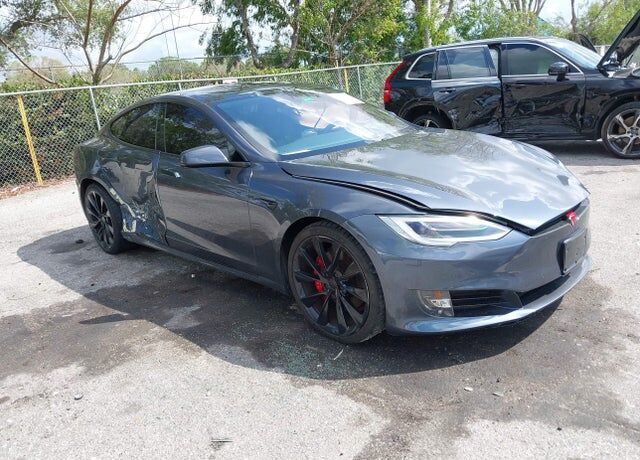 2020 TESLA Model S