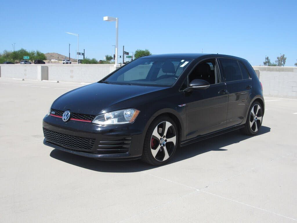 2016 VOLKSWAGEN Golf GTI