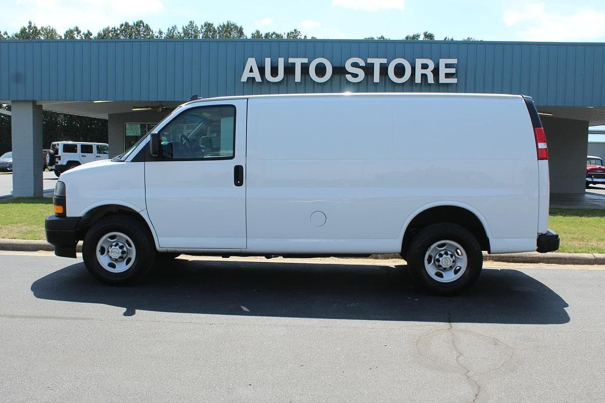 2022 CHEVROLET Express