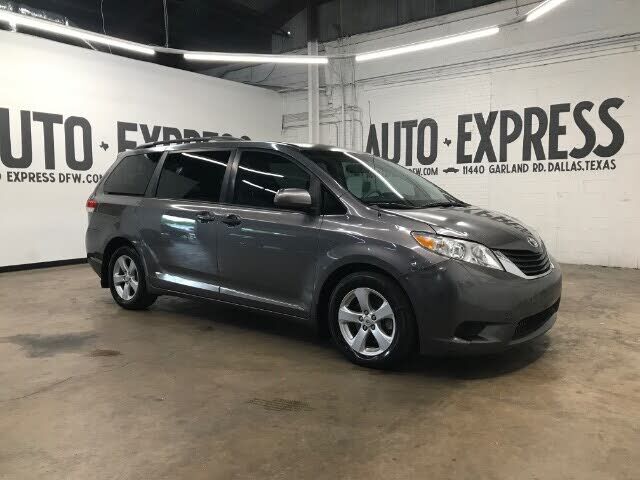 2013 TOYOTA Sienna
