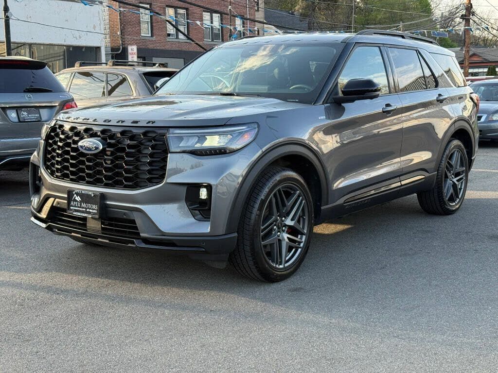 2025 FORD Explorer