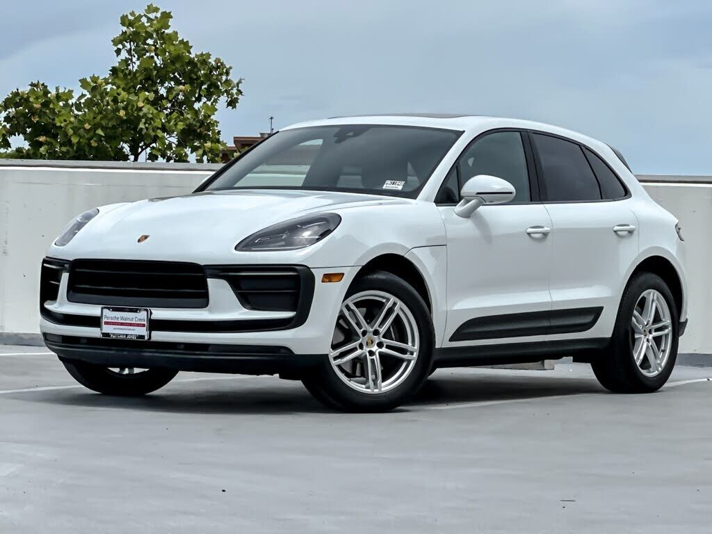 2022 PORSCHE Macan