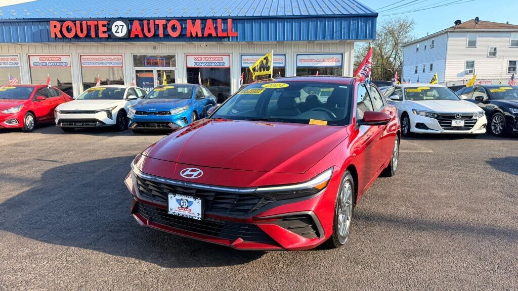 2024 HYUNDAI Elantra