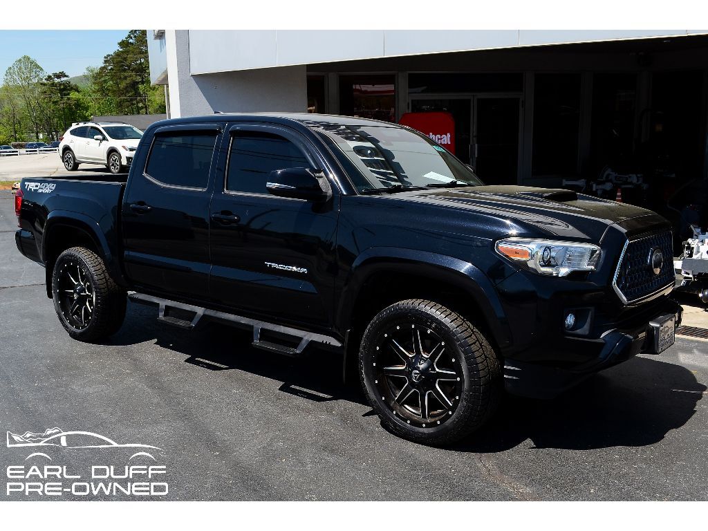 2018 TOYOTA Tacoma