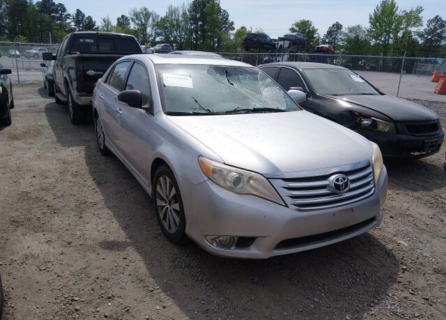 2011 TOYOTA Avalon
