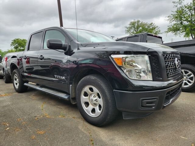2017 NISSAN Titan