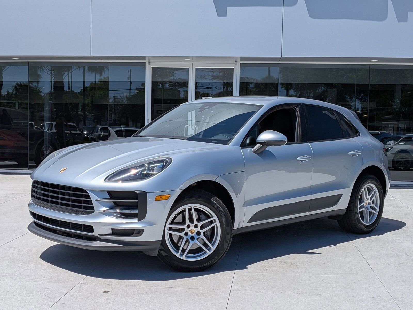 2019 PORSCHE Macan