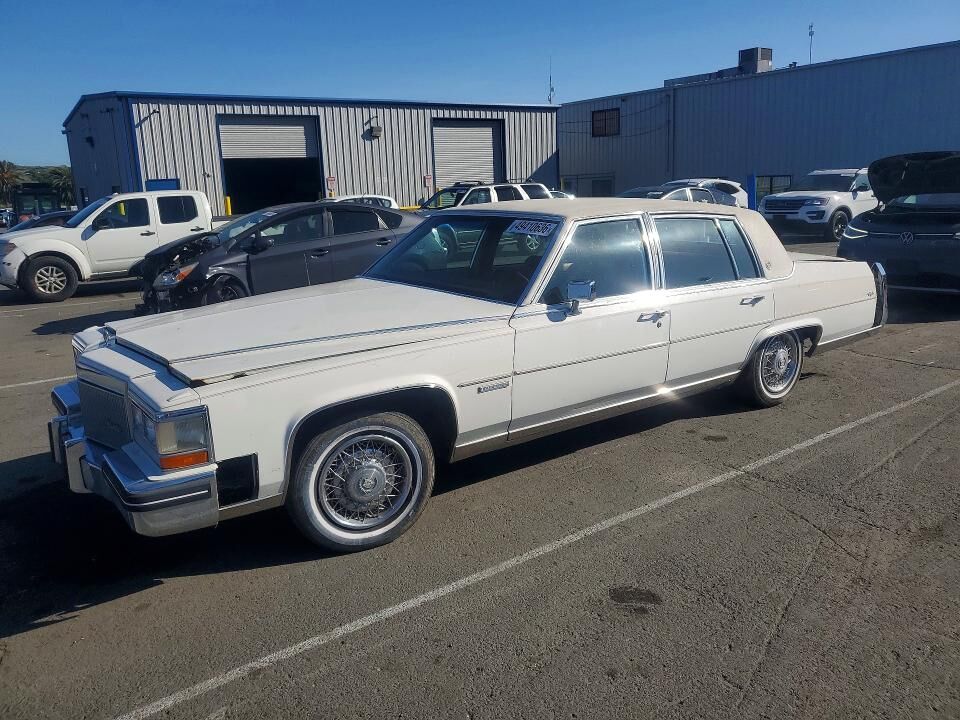 1983 CADILLAC Fleetwood