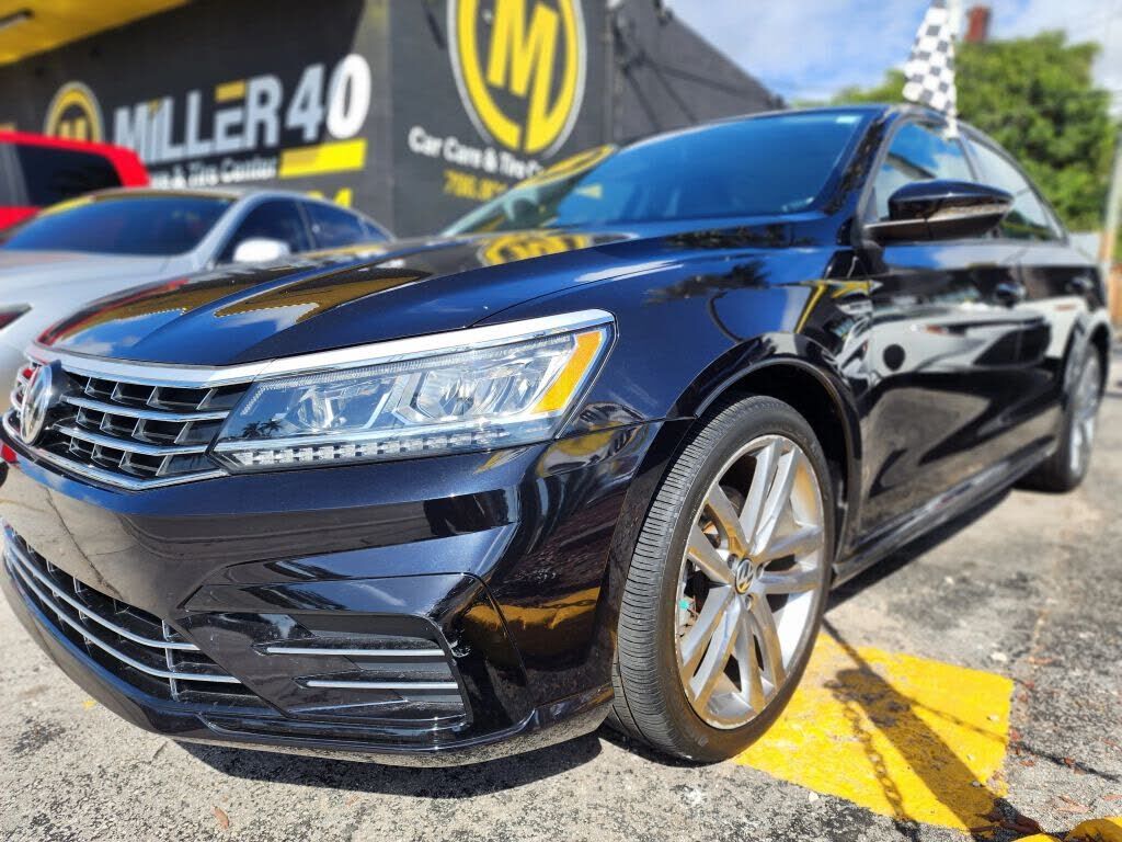 2018 VOLKSWAGEN Passat