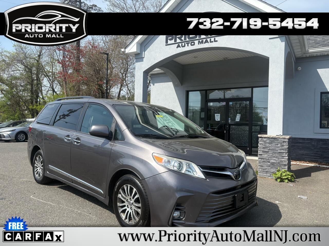 2019 TOYOTA Sienna