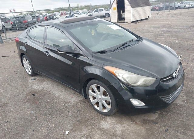 2013 HYUNDAI Elantra