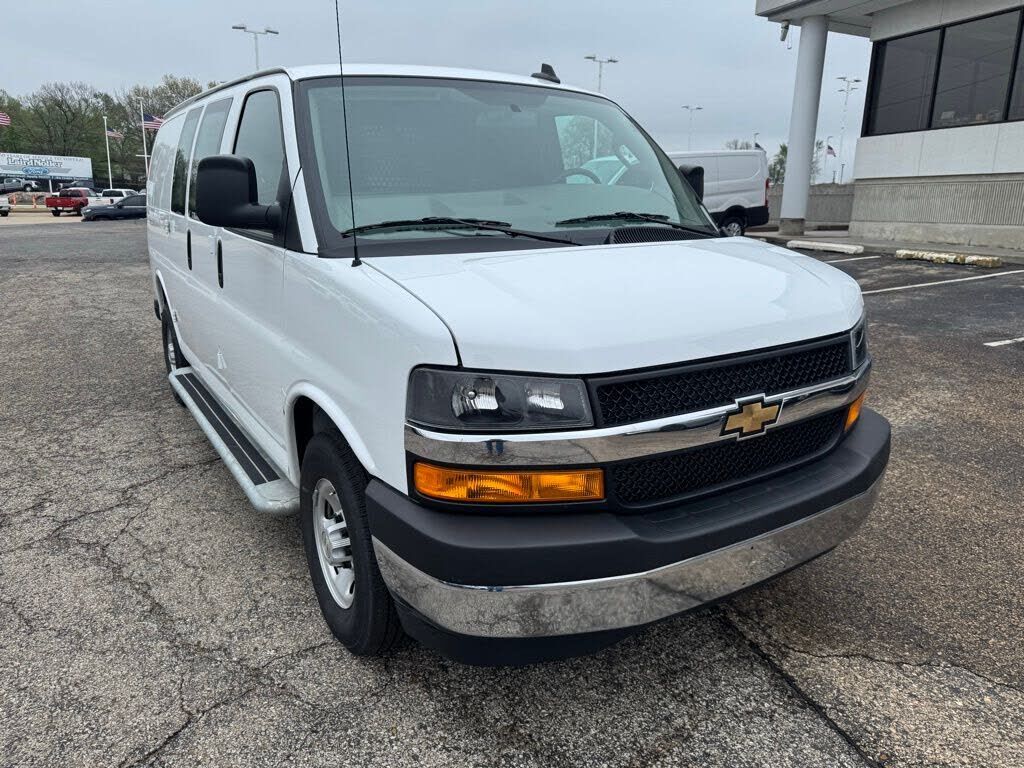 2024 CHEVROLET Express