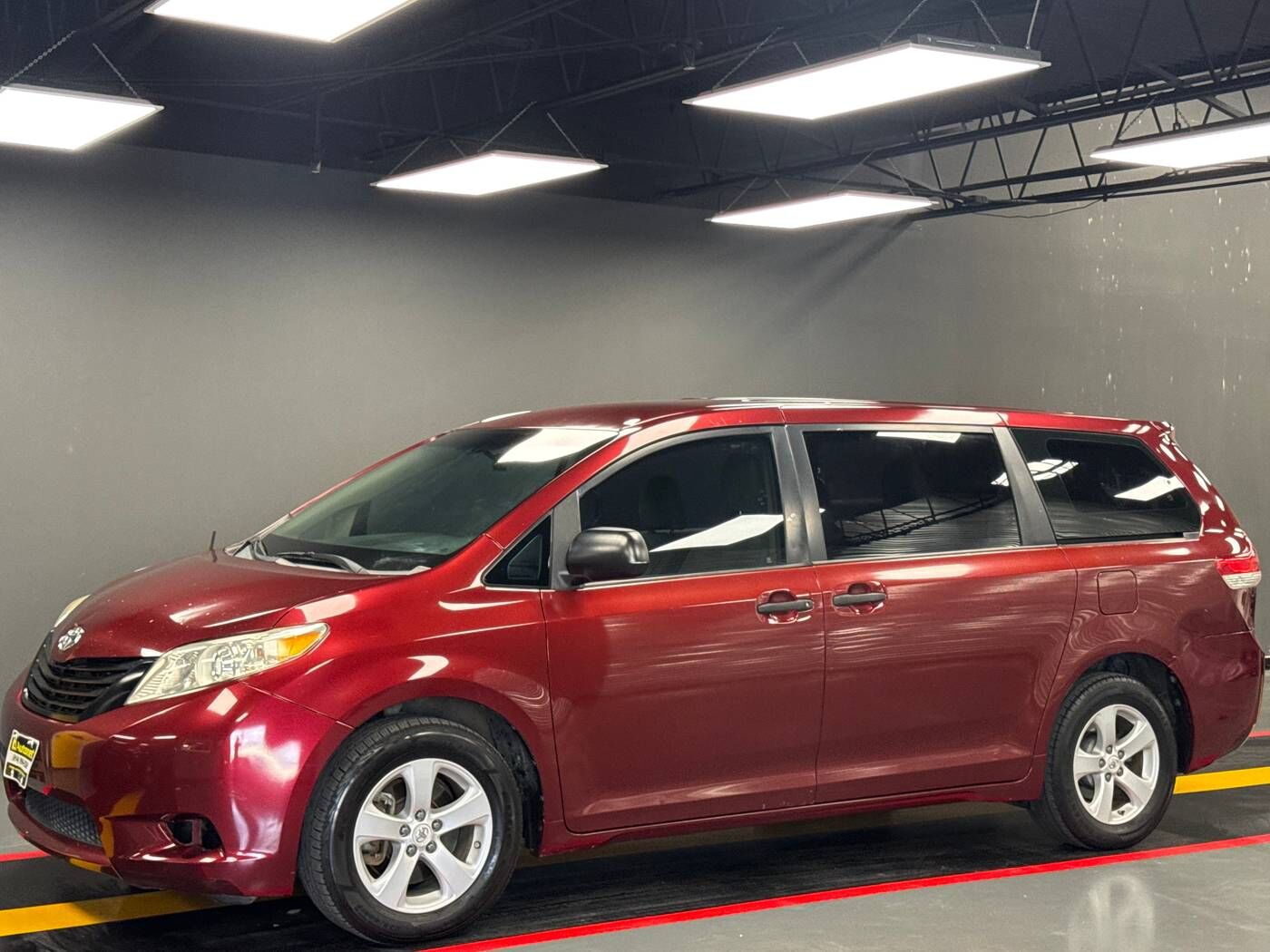2011 TOYOTA Sienna