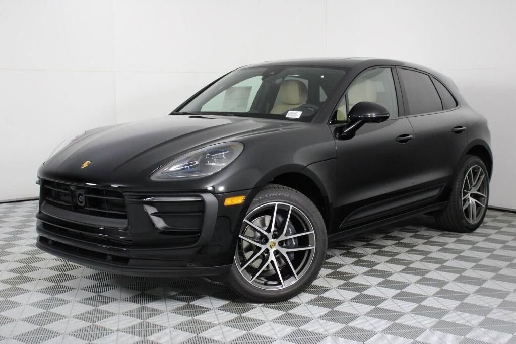 2026 PORSCHE Macan